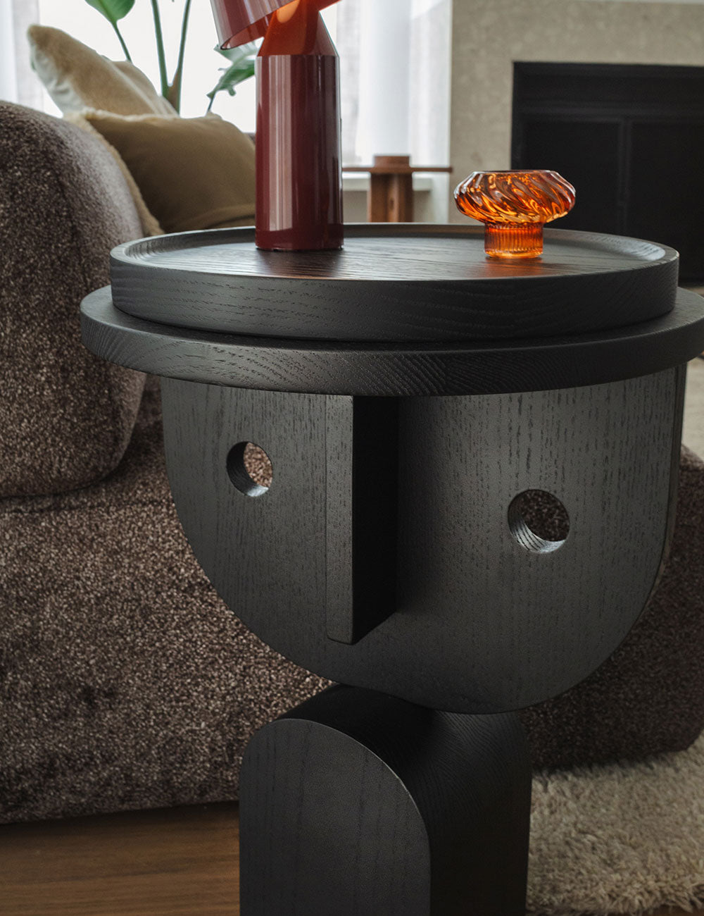 Faces S table