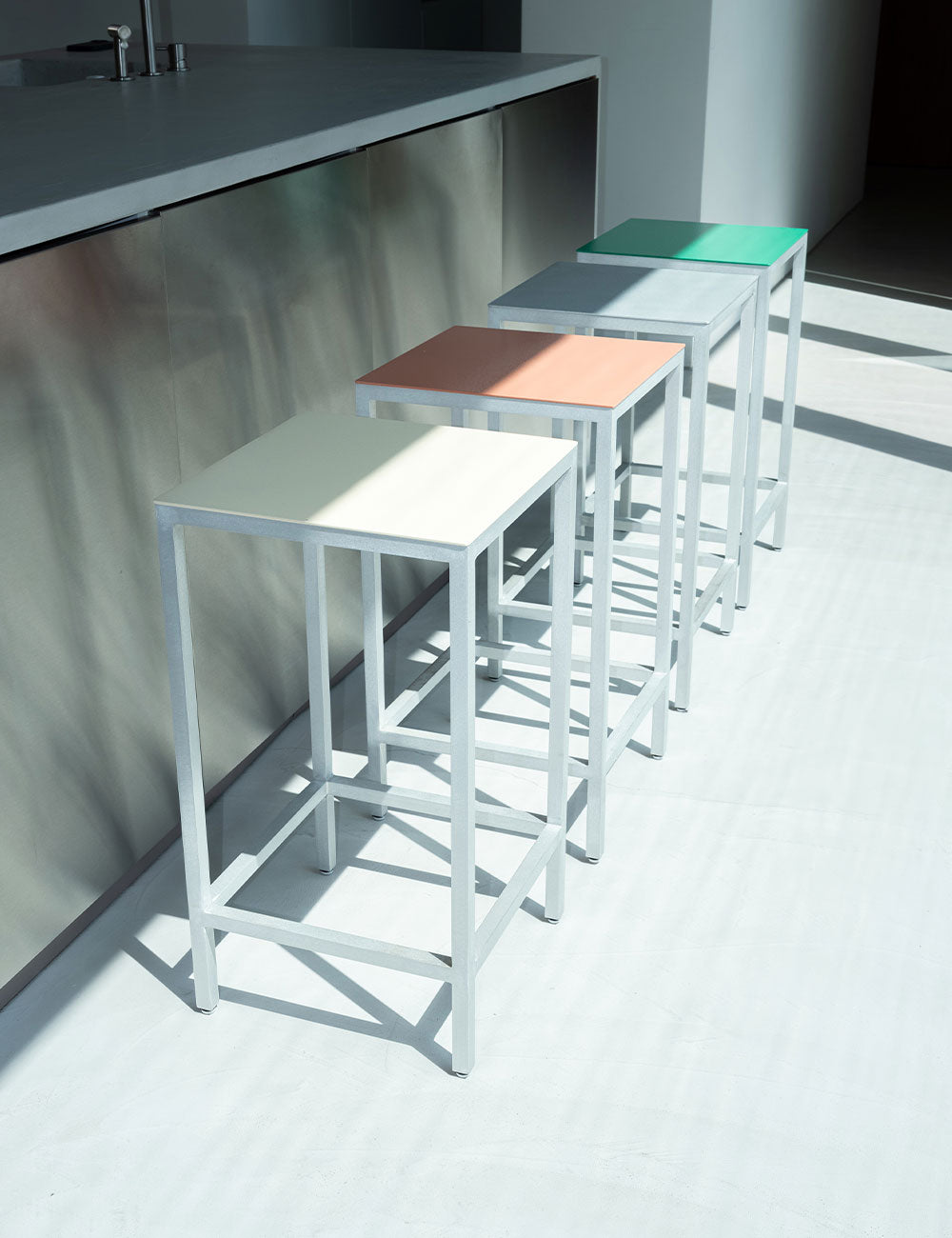 Taburete Alu 65 cm