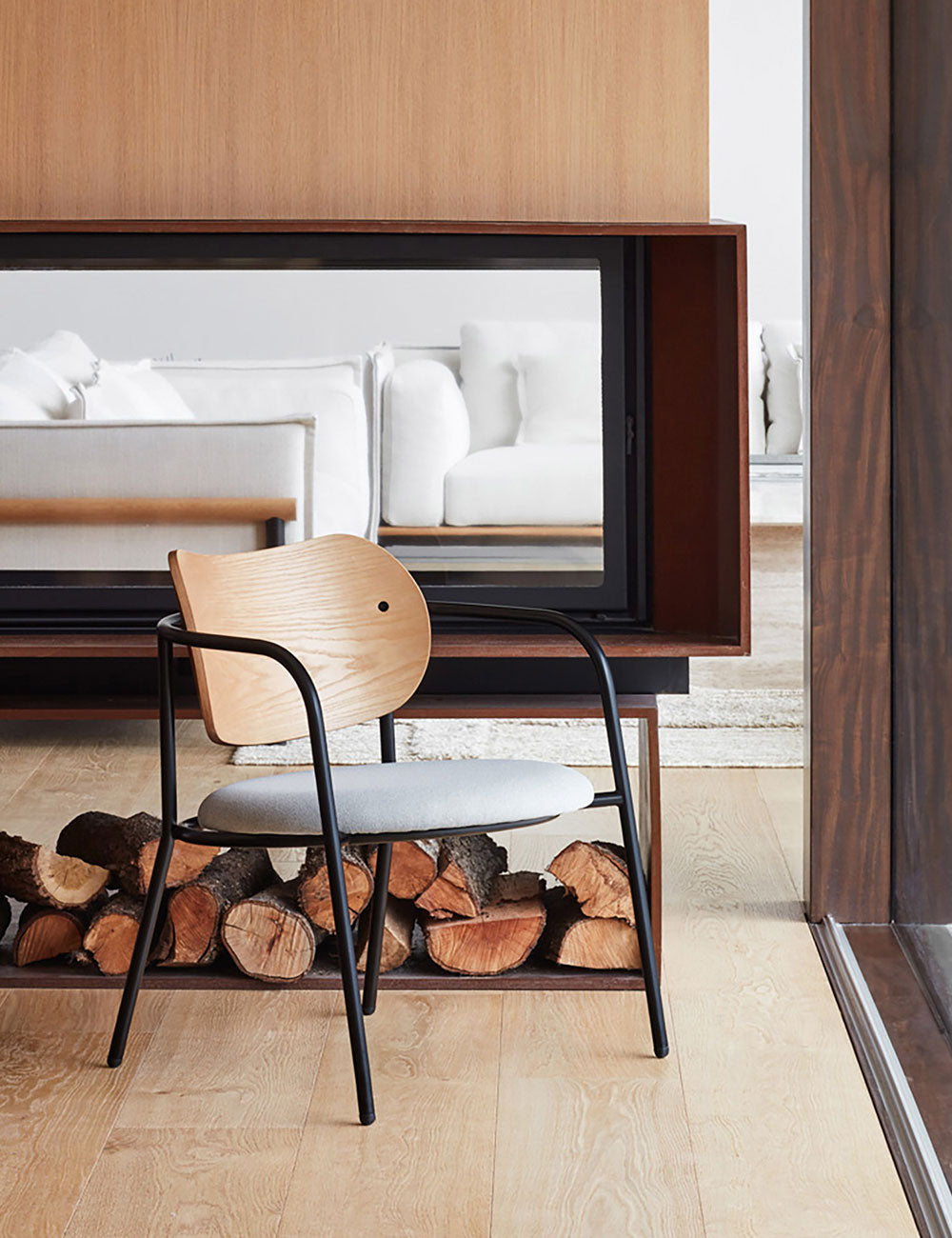 Eclipse lounge chair
