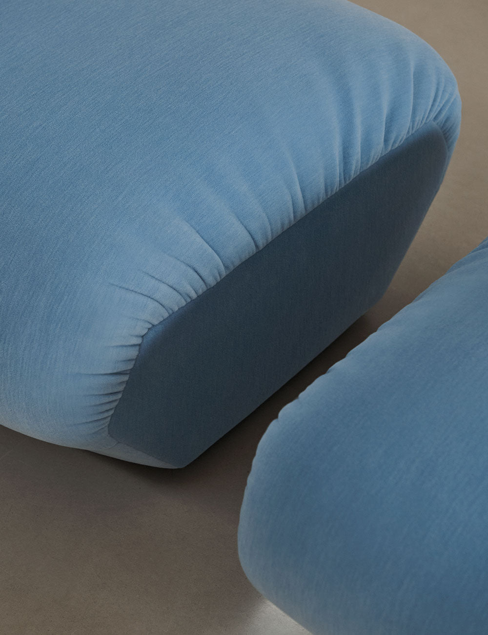 Hi Lo AV56 pouf